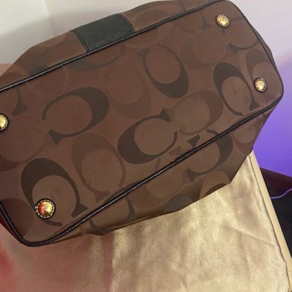 Coach Signature Stripe framed Satchel Patent leather trim - Picture 10 of 10